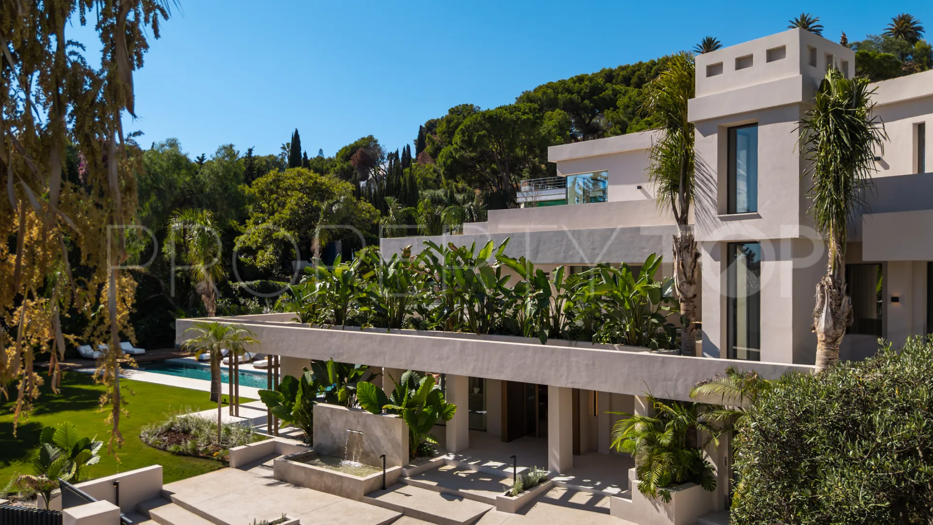 Villa con 7 dormitorios en venta en Nueva Andalucia