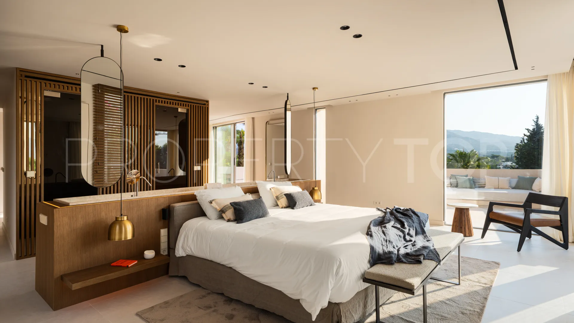 Villa con 7 dormitorios en venta en Nueva Andalucia
