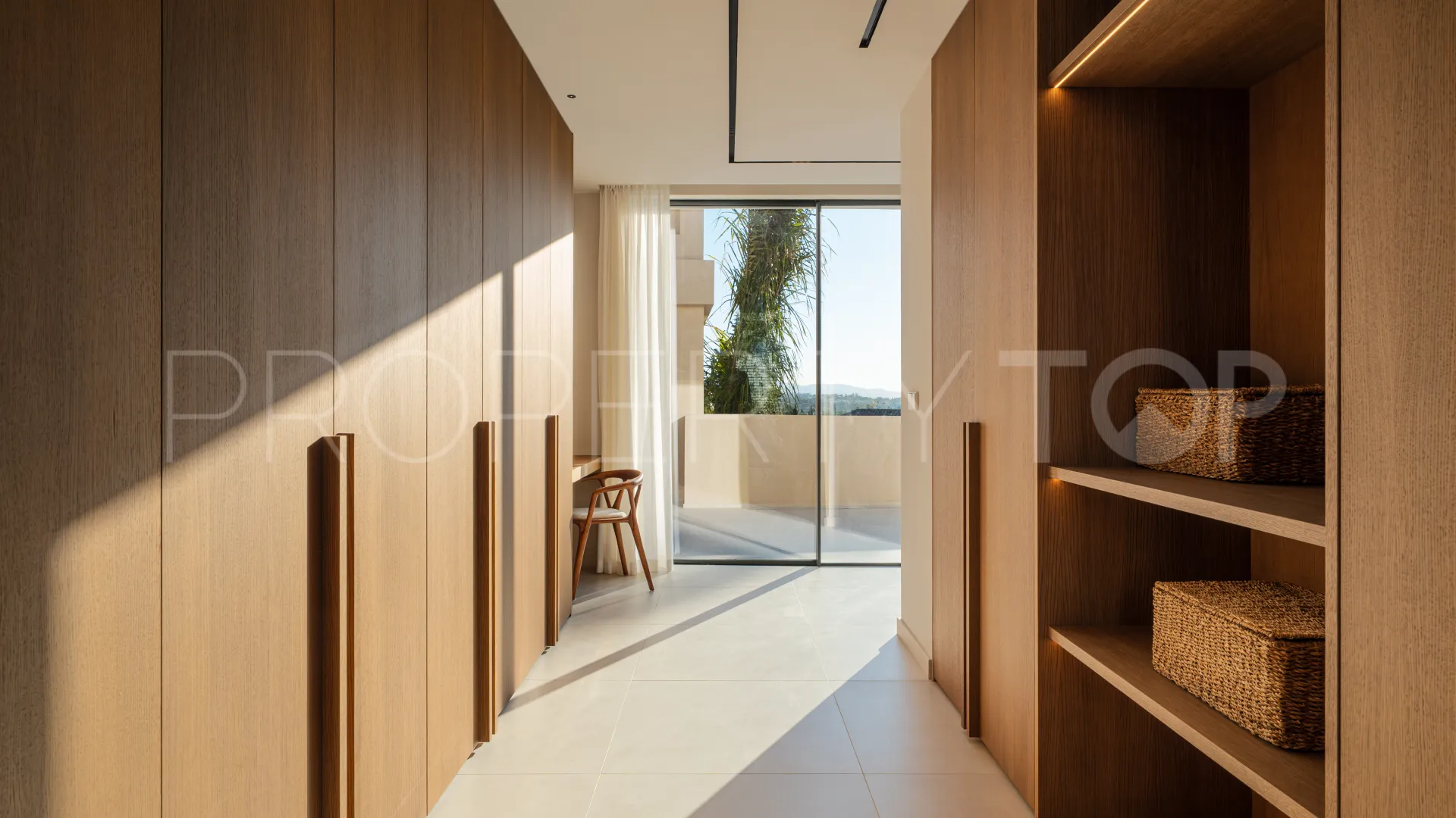 Villa con 7 dormitorios en venta en Nueva Andalucia
