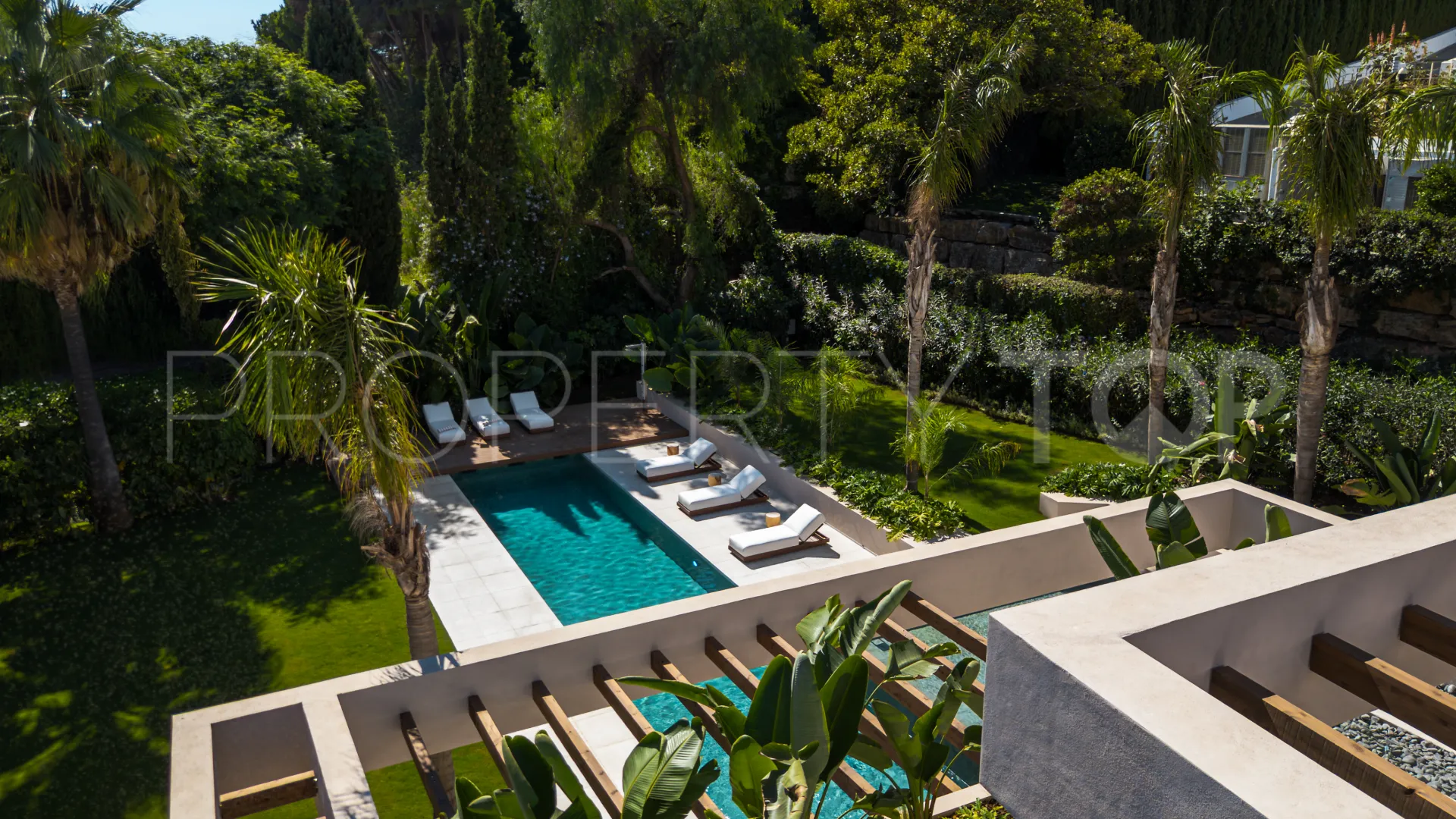 Villa con 7 dormitorios en venta en Nueva Andalucia