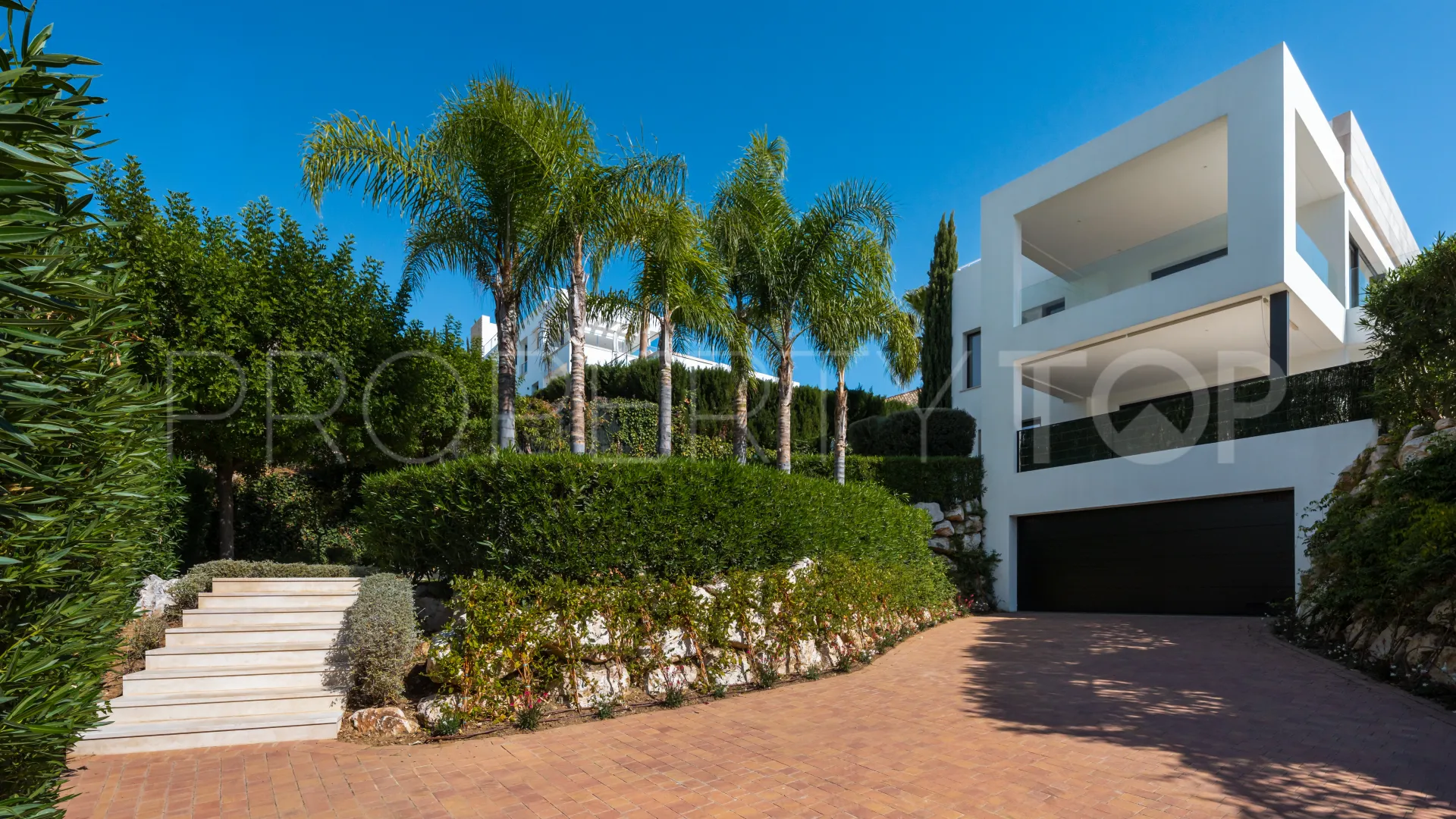 5 bedrooms villa for sale in Haza del Conde