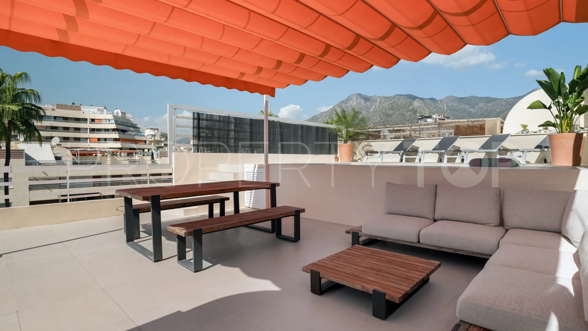 For sale penthouse in Marbella Centro