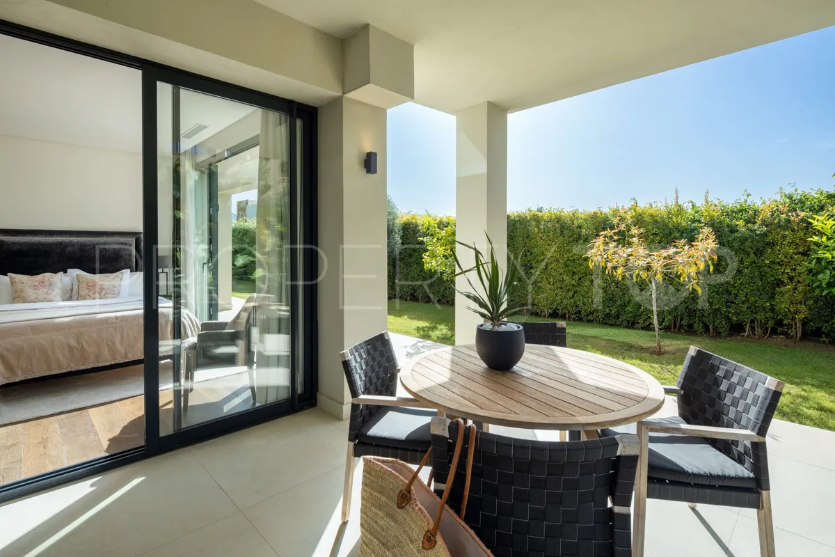 Villa en venta en Nueva Andalucia con 5 dormitorios