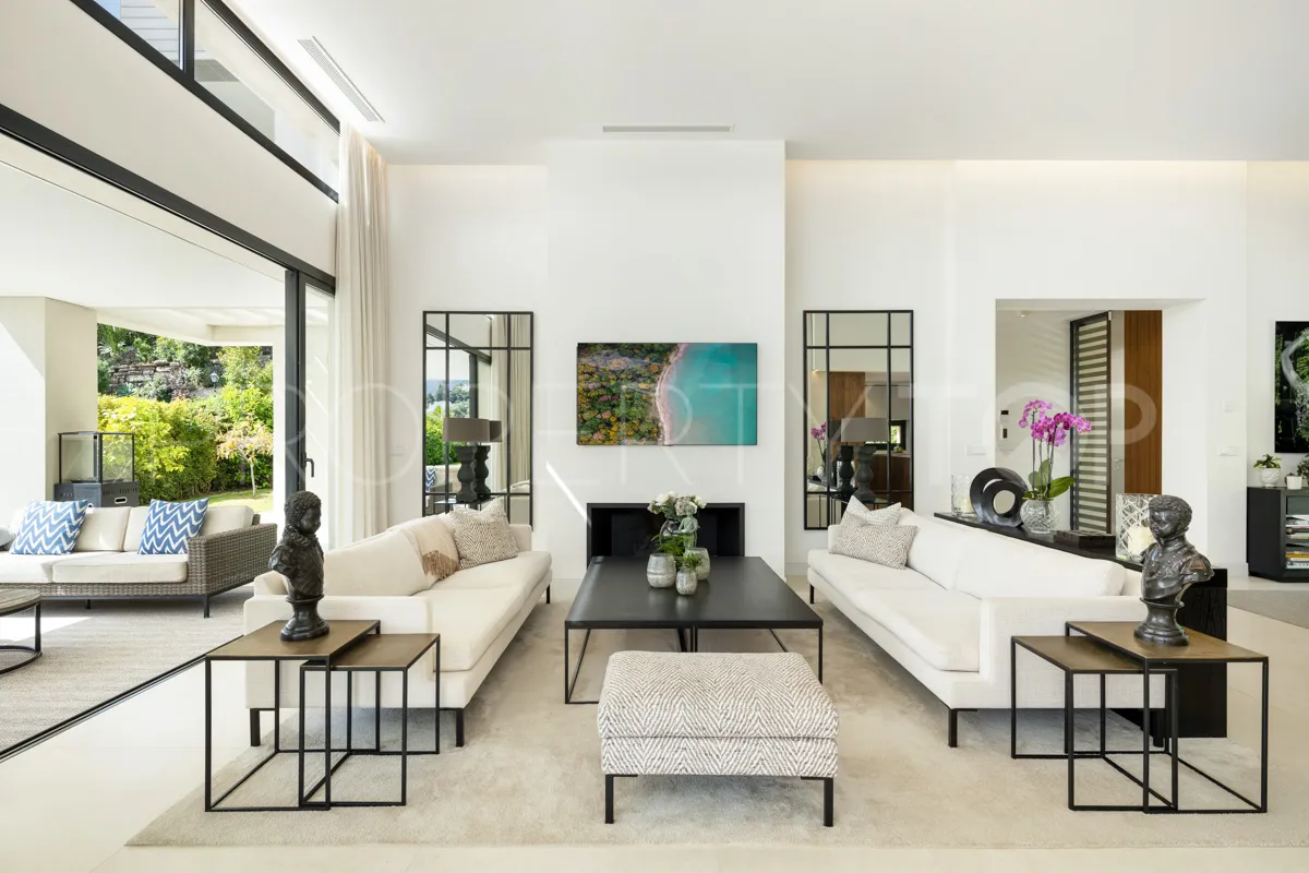 Villa en venta en Nueva Andalucia con 5 dormitorios