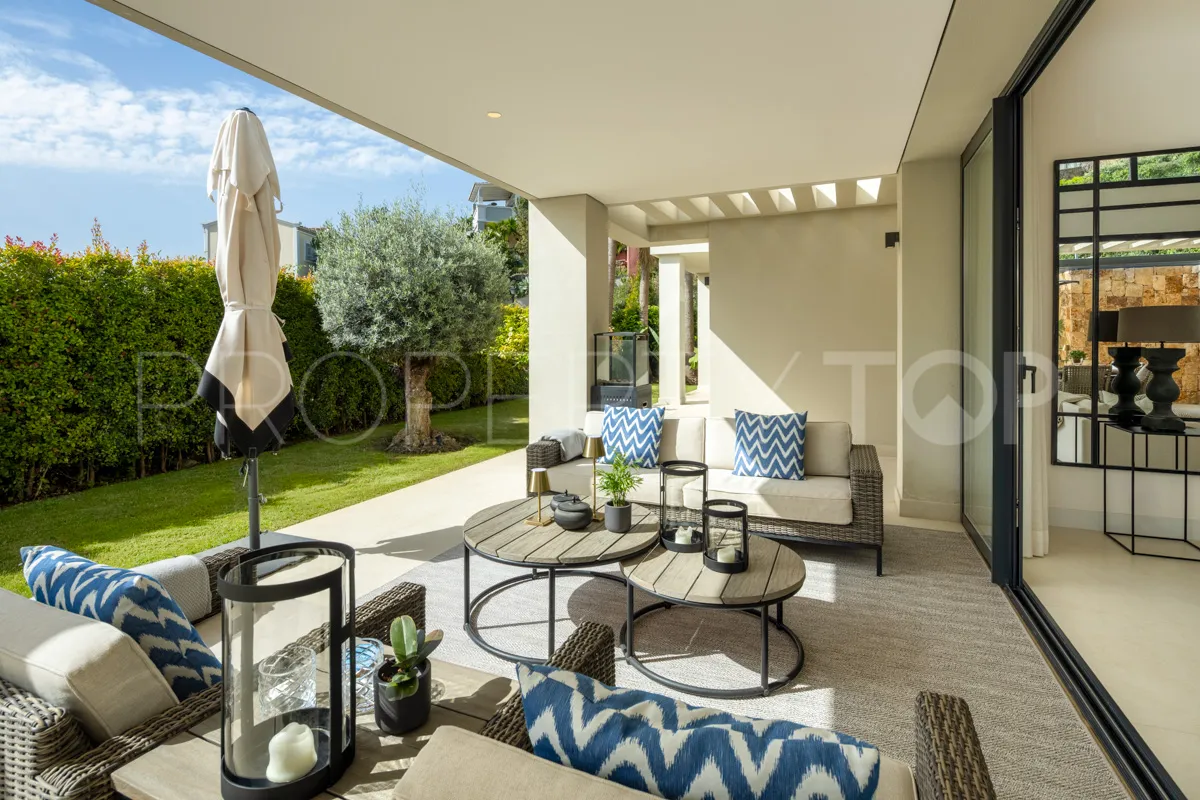 Villa en venta en Nueva Andalucia con 5 dormitorios