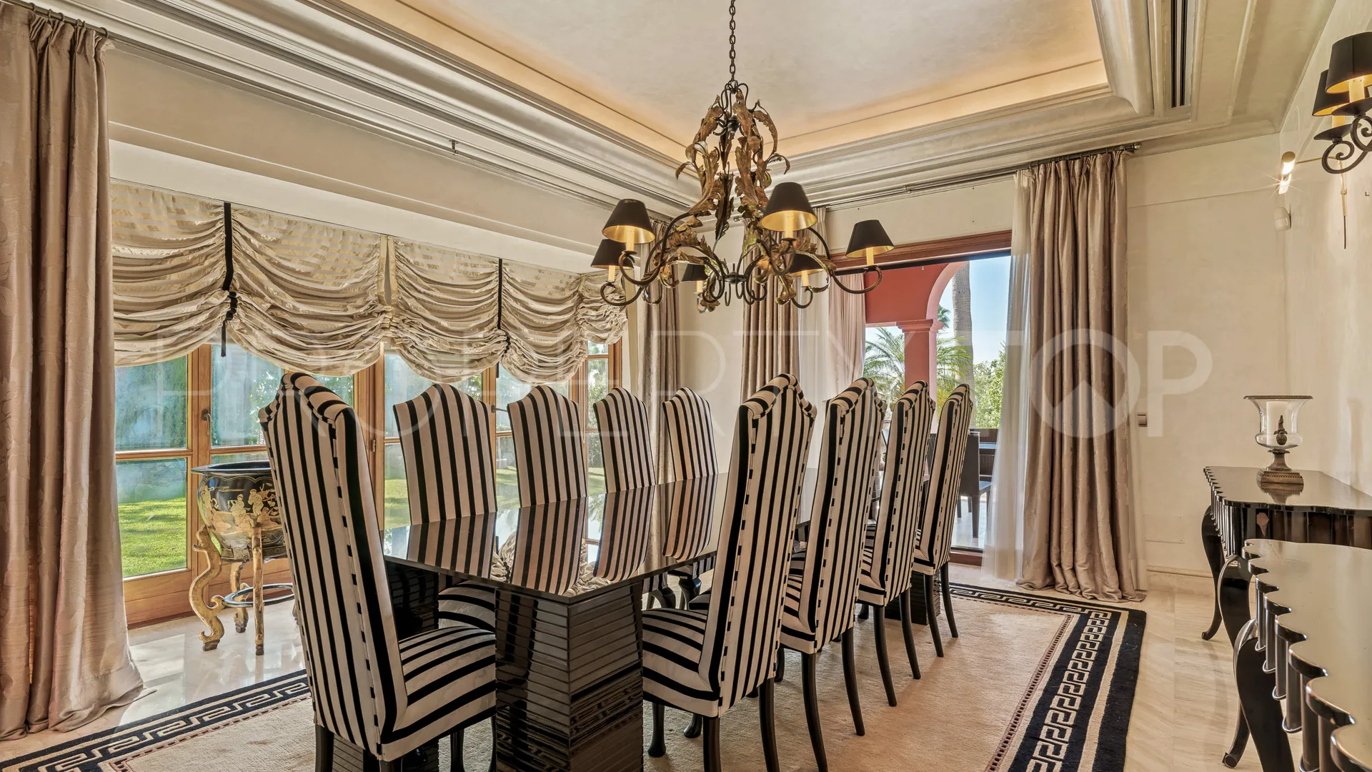 Se vende villa en Sierra Blanca