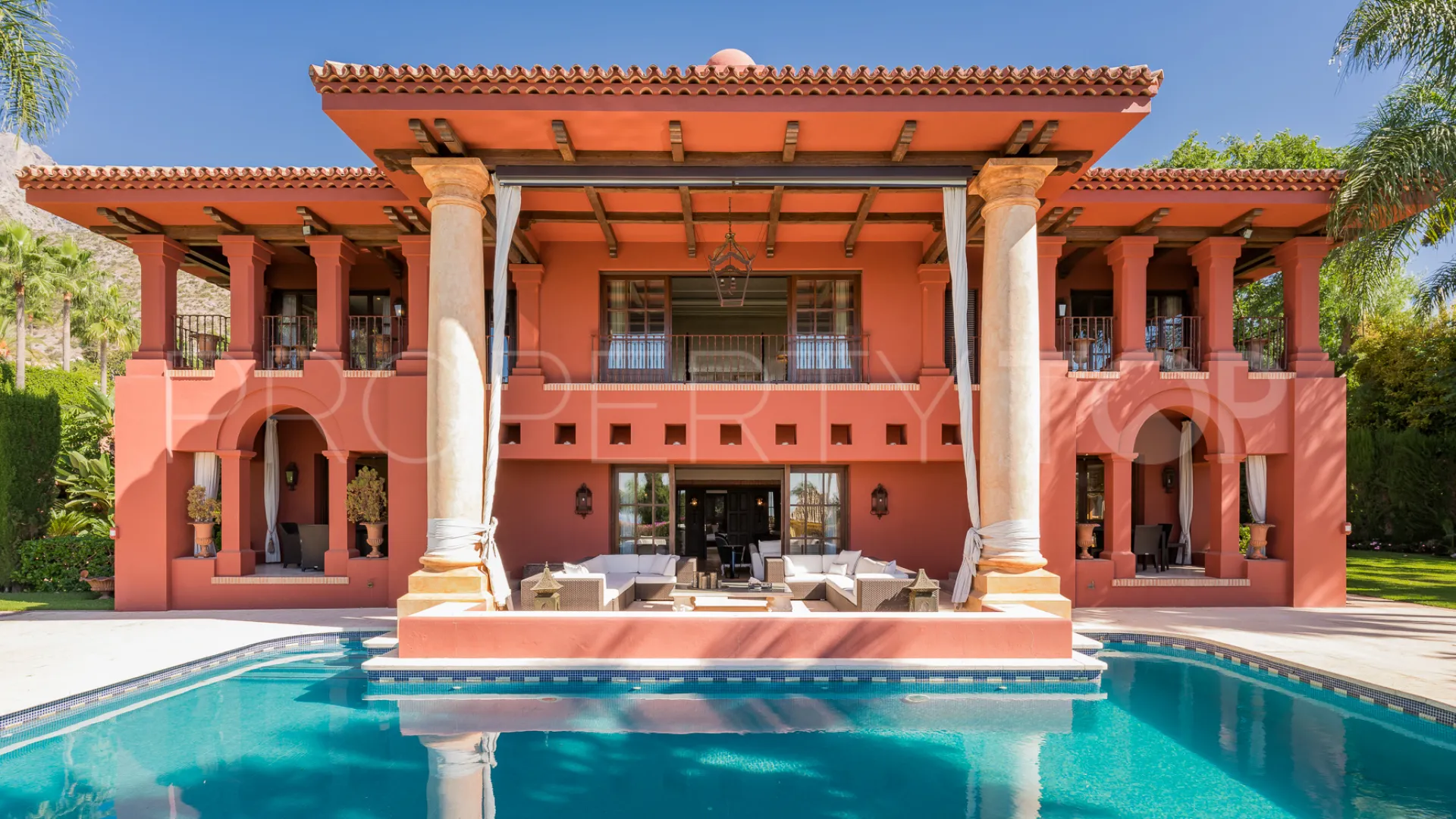 Se vende villa en Sierra Blanca