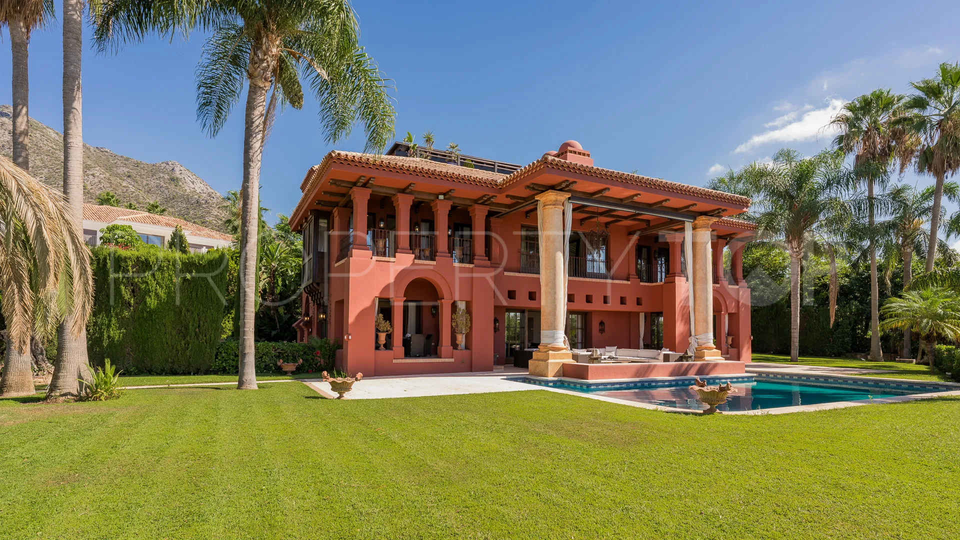 Se vende villa en Sierra Blanca