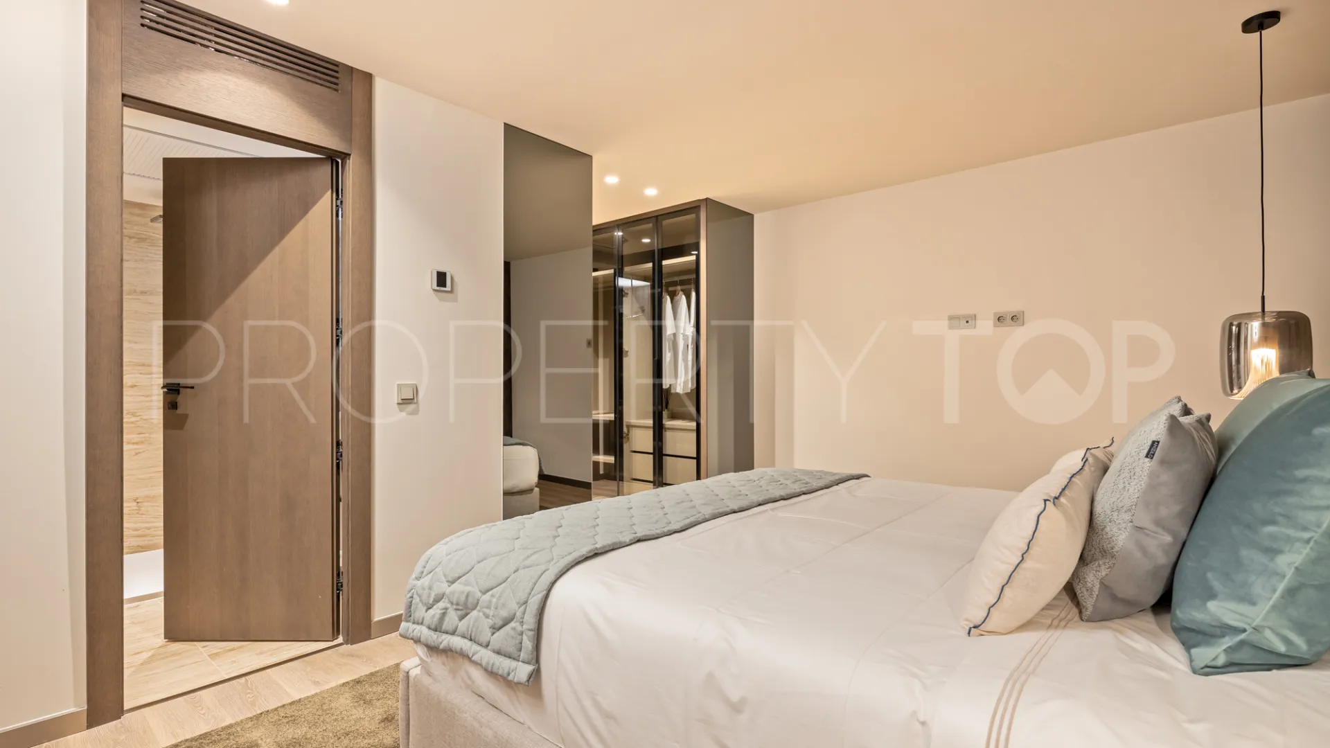 Se vende apartamento en Marbella - Puerto Banus