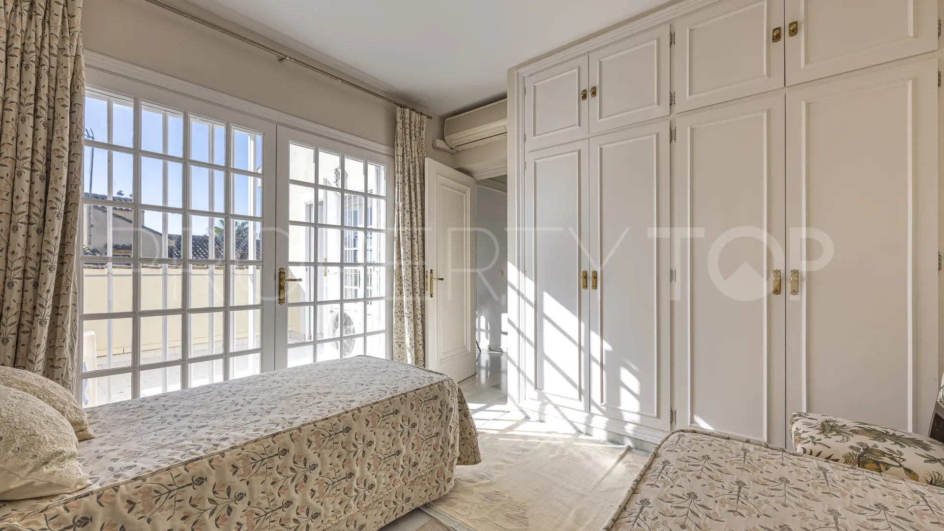 Se vende villa con 3 dormitorios en Casablanca