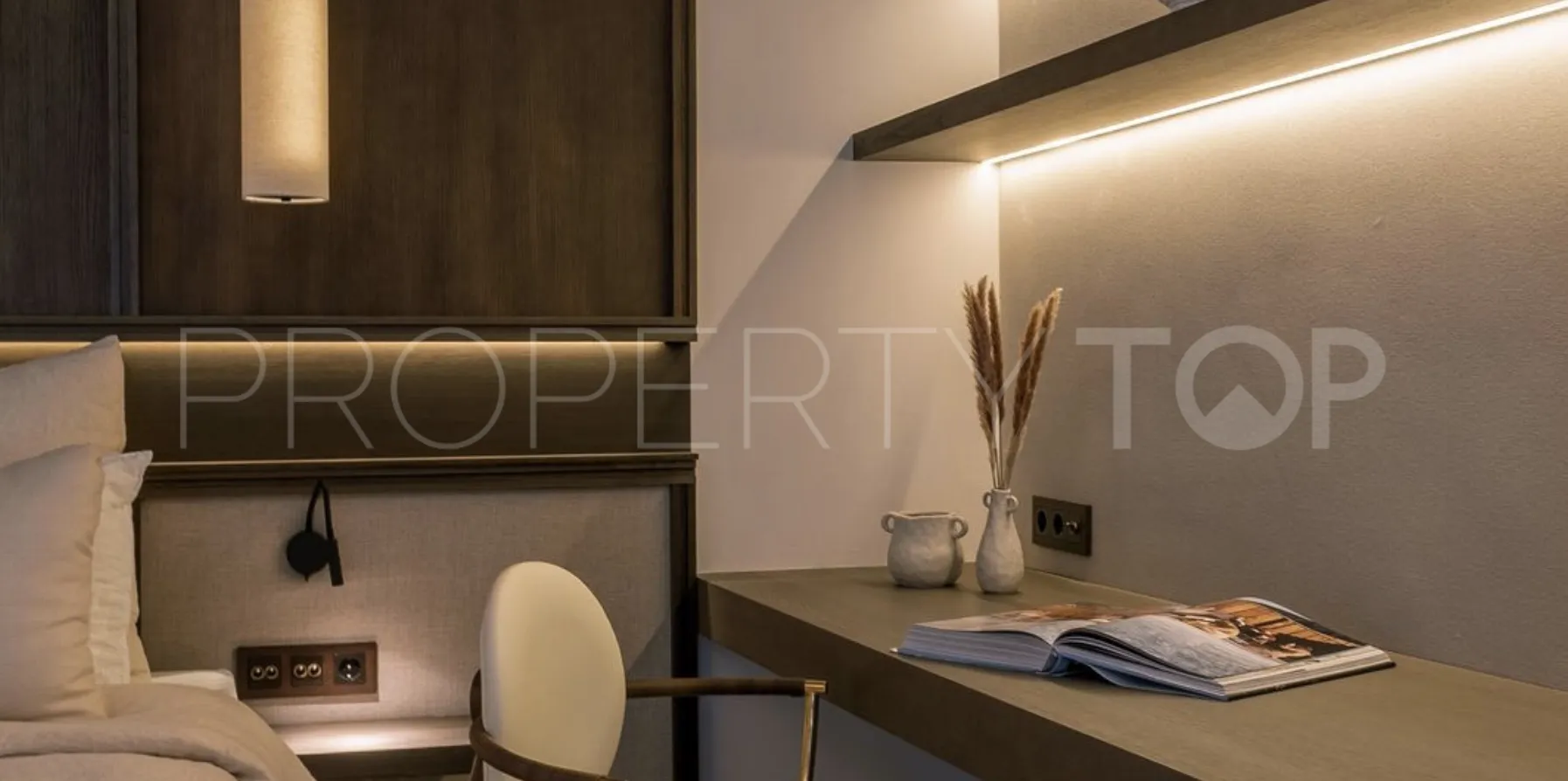 For sale villa in Nueva Andalucia