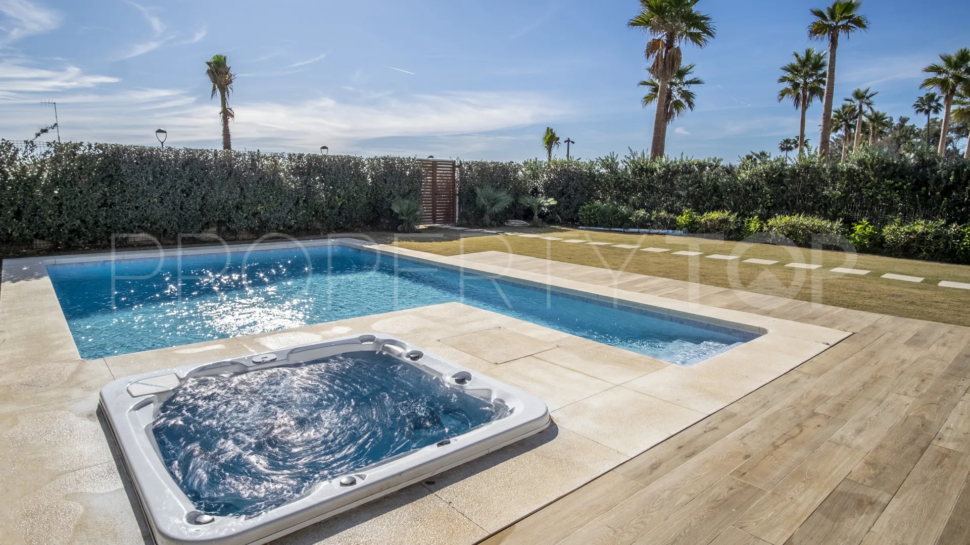 Se vende villa en Velaya