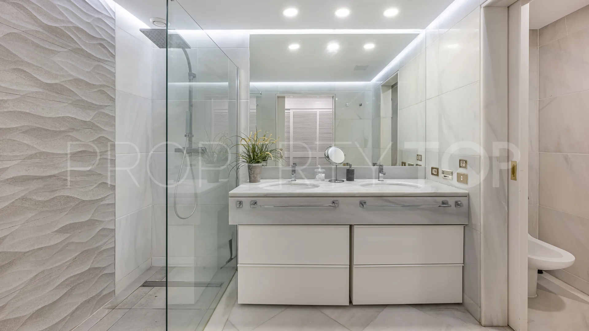 Apartamento en venta de 3 dormitorios en Marbella Golden Mile