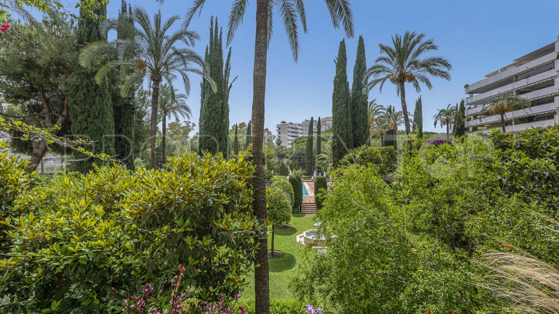 Apartamento en venta de 3 dormitorios en Marbella Golden Mile