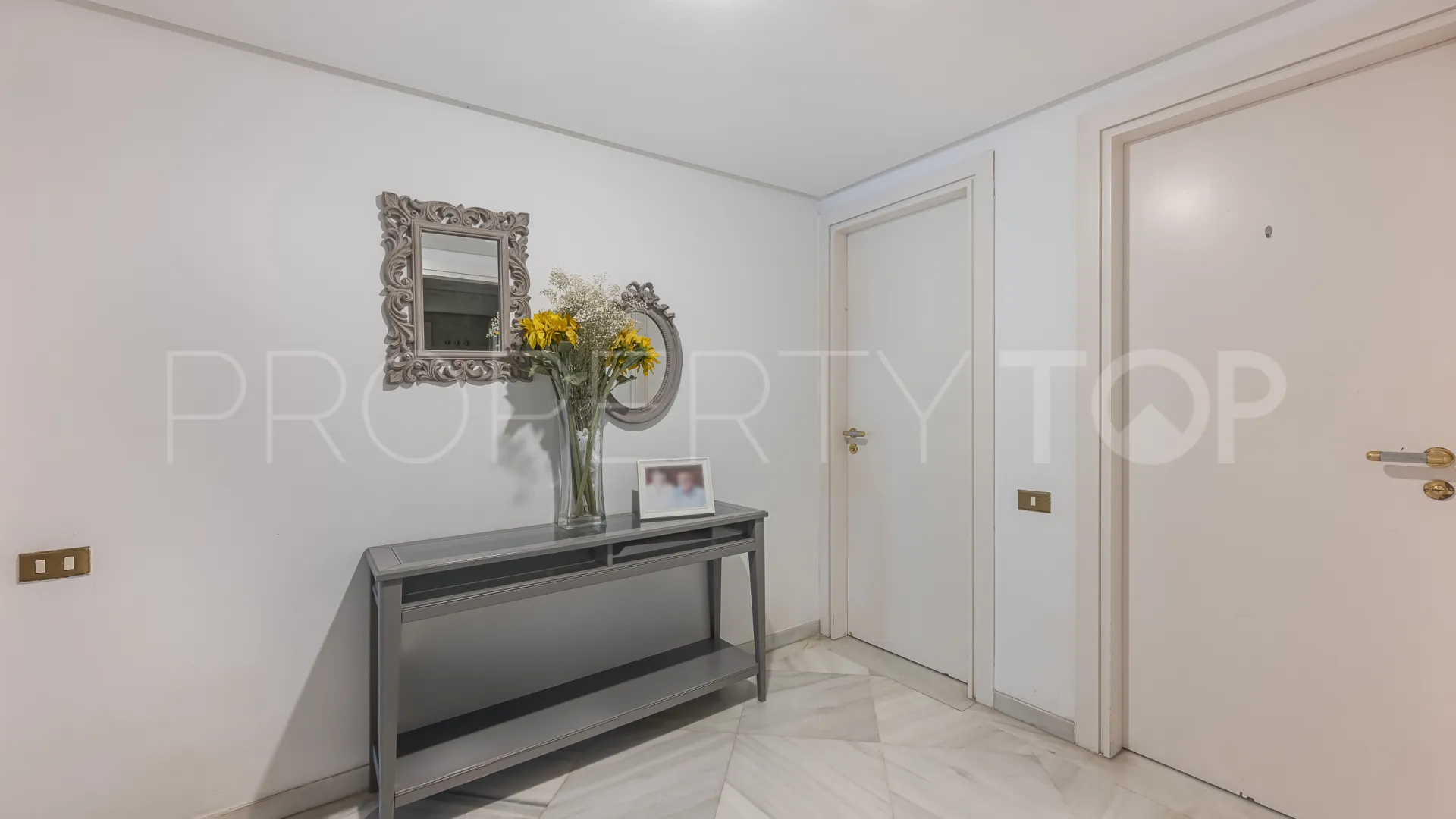 Apartamento en venta de 3 dormitorios en Marbella Golden Mile