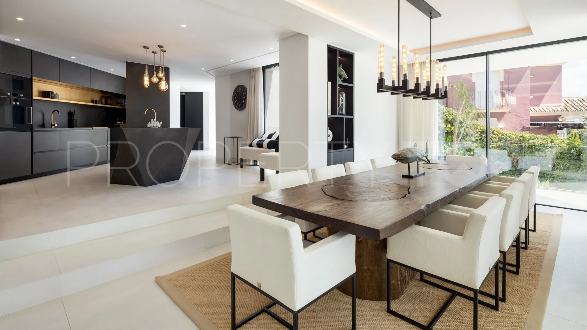 El Herrojo villa for sale