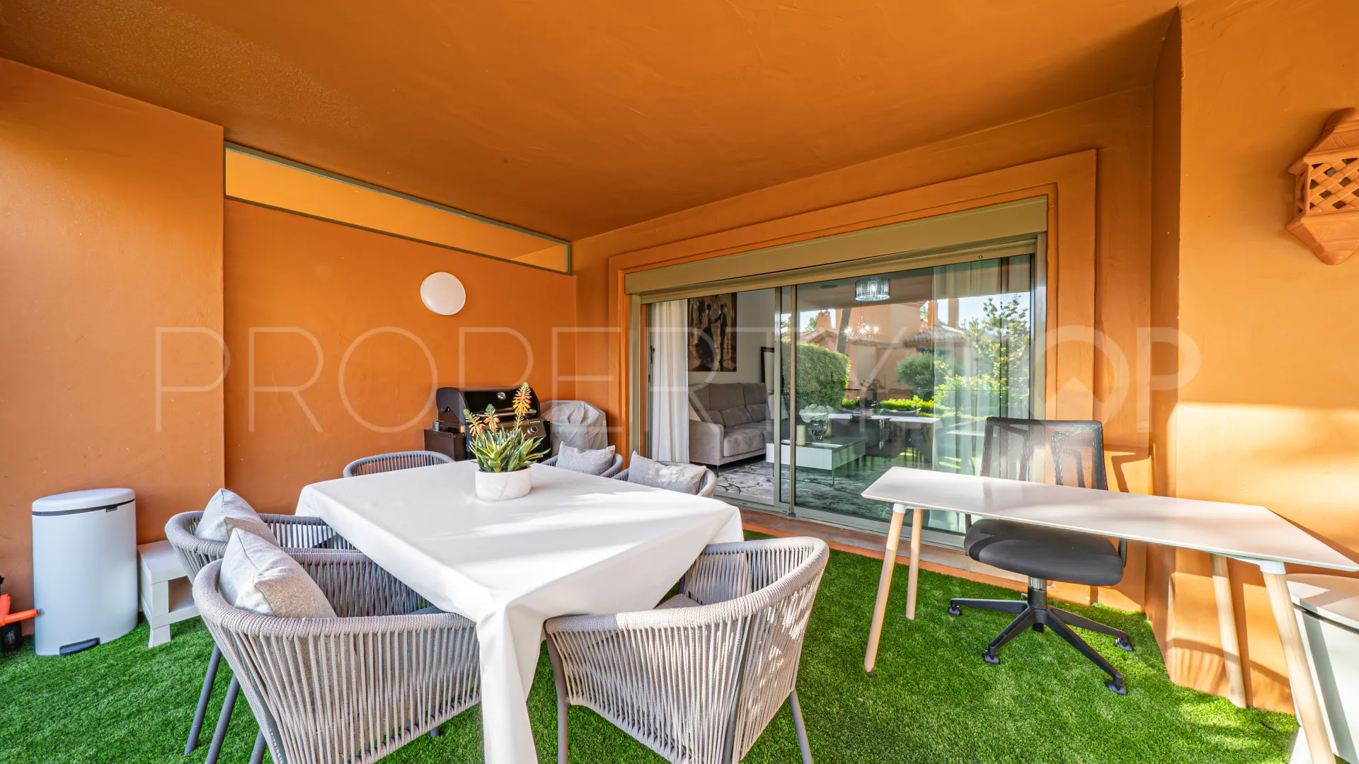 Ground floor apartment for sale in Benatalaya with 2 bedrooms