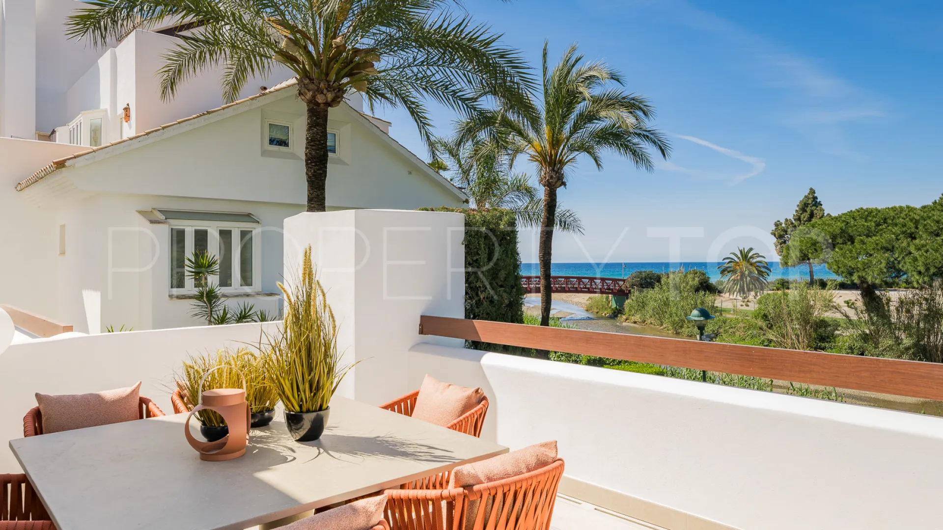 3 bedrooms apartment in Los Monteros Palm Beach for sale
