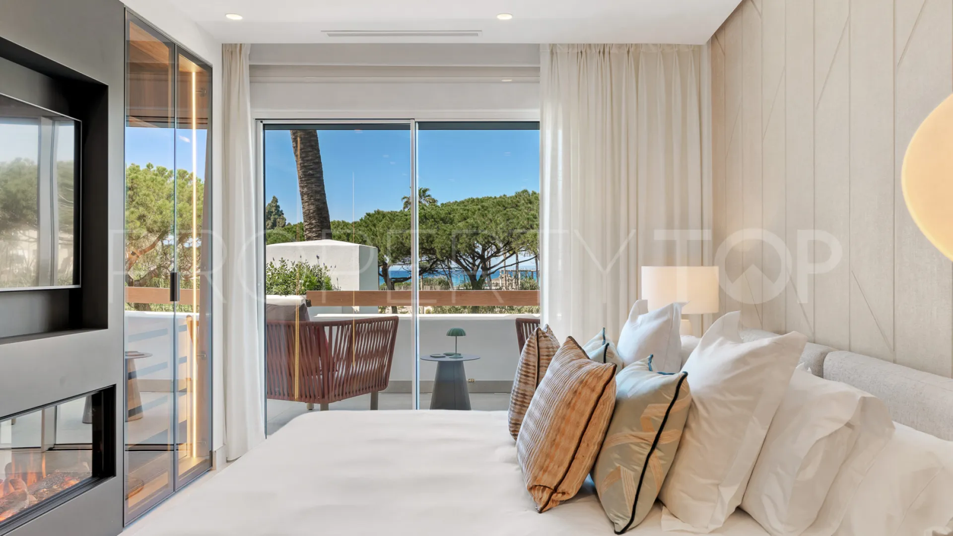 3 bedrooms apartment in Los Monteros Palm Beach for sale