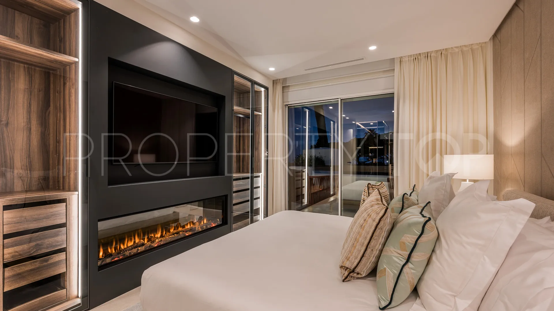 3 bedrooms apartment in Los Monteros Palm Beach for sale