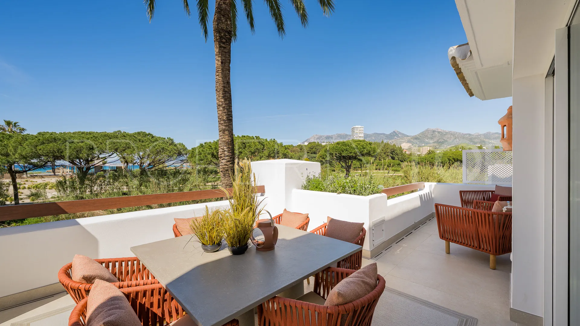 3 bedrooms apartment in Los Monteros Palm Beach for sale