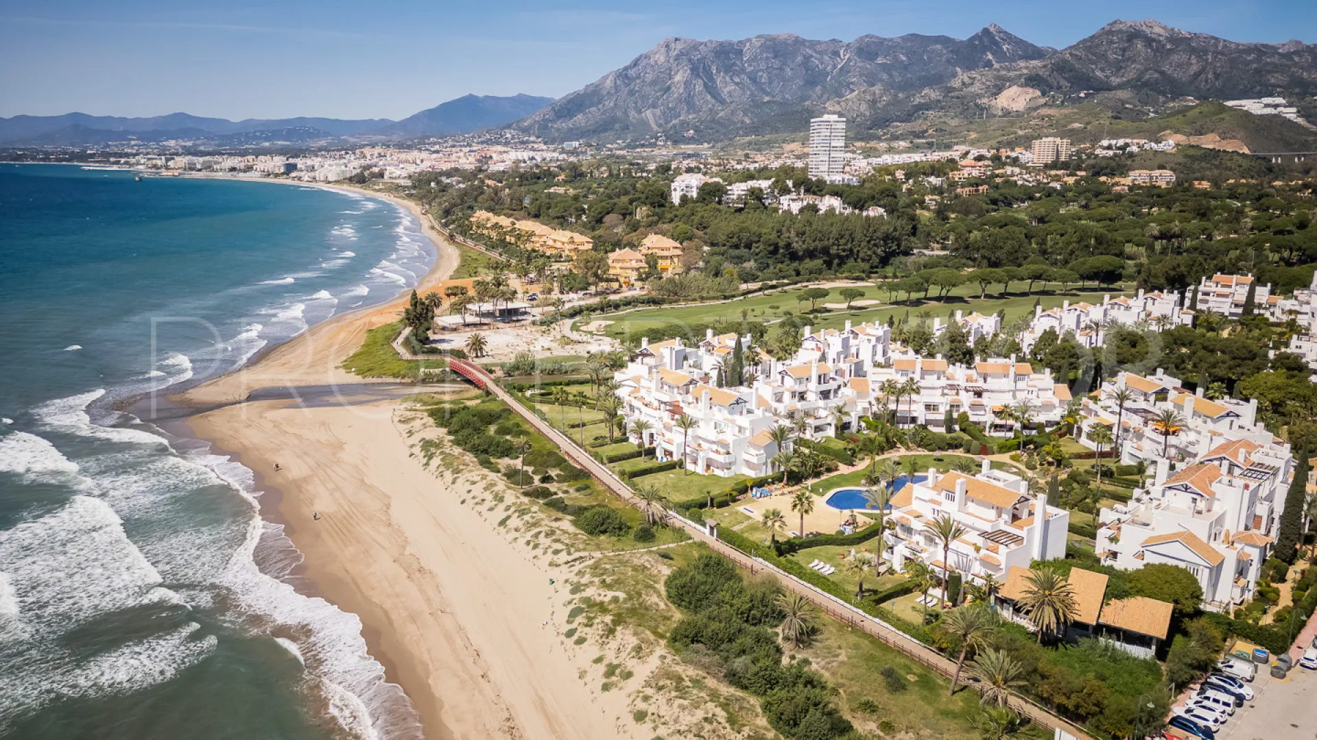 3 bedrooms apartment in Los Monteros Palm Beach for sale