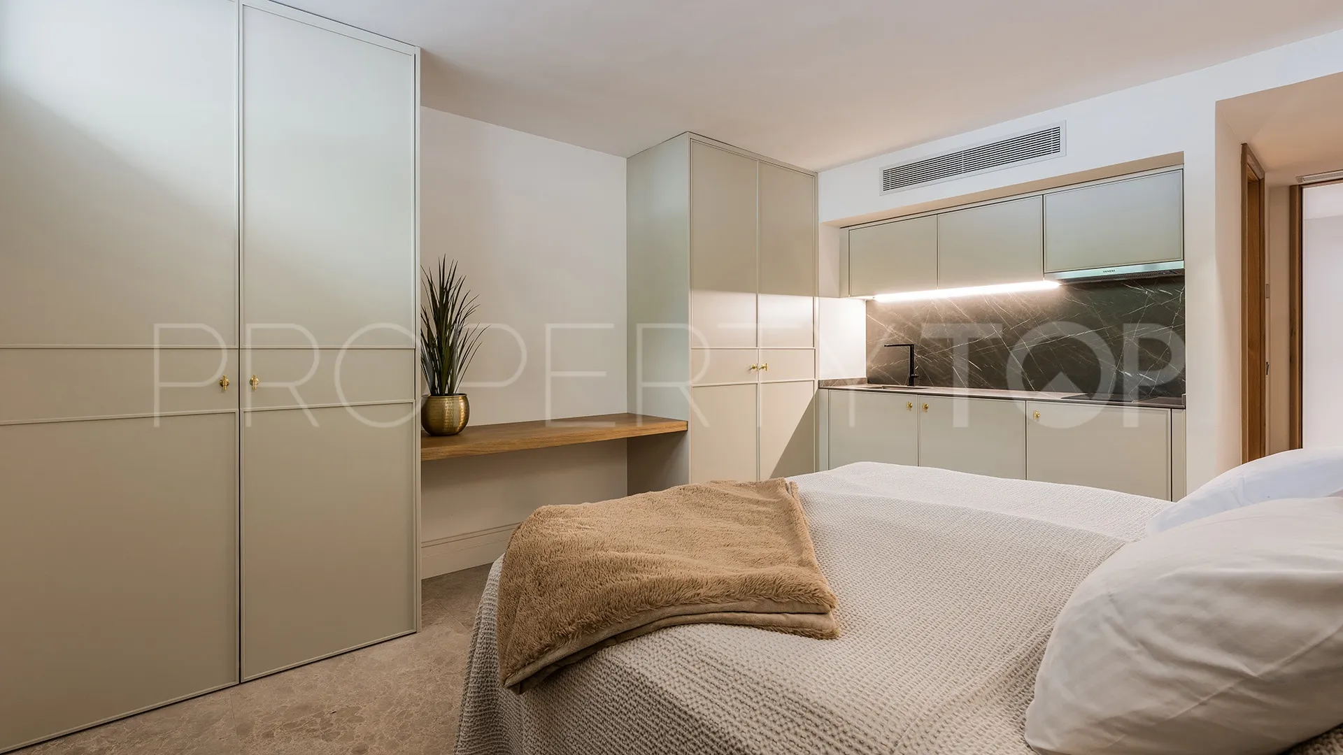 6 bedrooms villa in San Pedro de Alcantara for sale