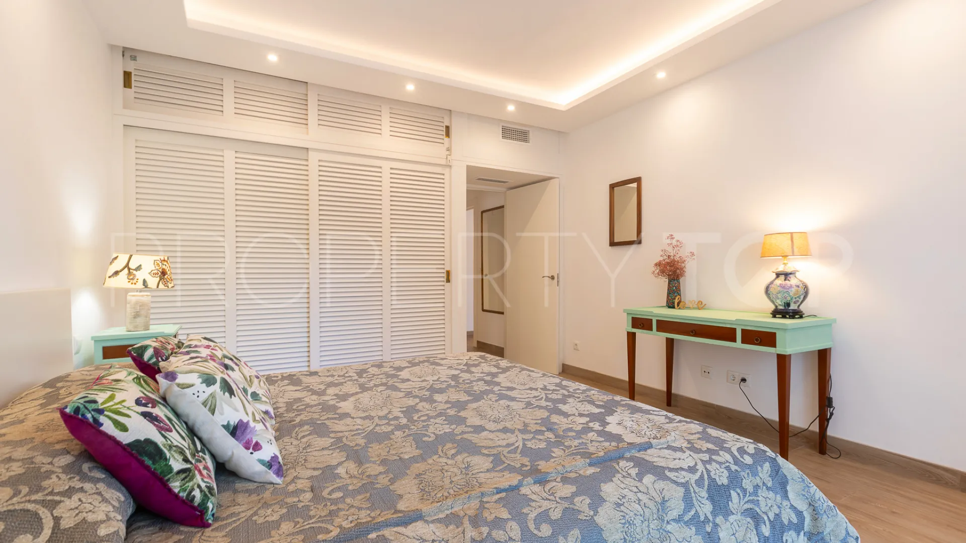 Comprar apartamento planta baja de 2 dormitorios en Puente Romano II