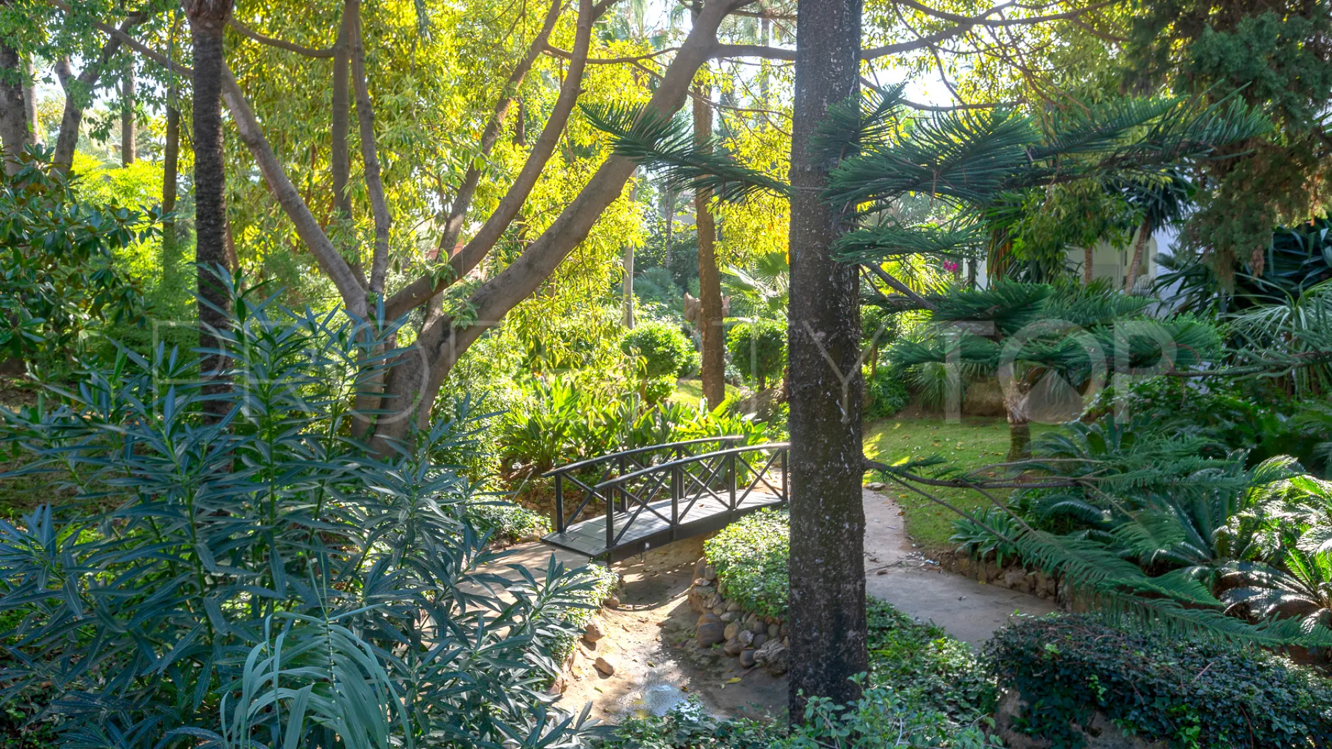 Comprar apartamento planta baja de 2 dormitorios en Puente Romano II