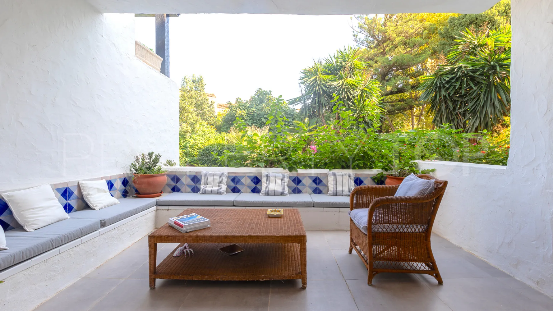 Comprar apartamento planta baja de 2 dormitorios en Puente Romano II