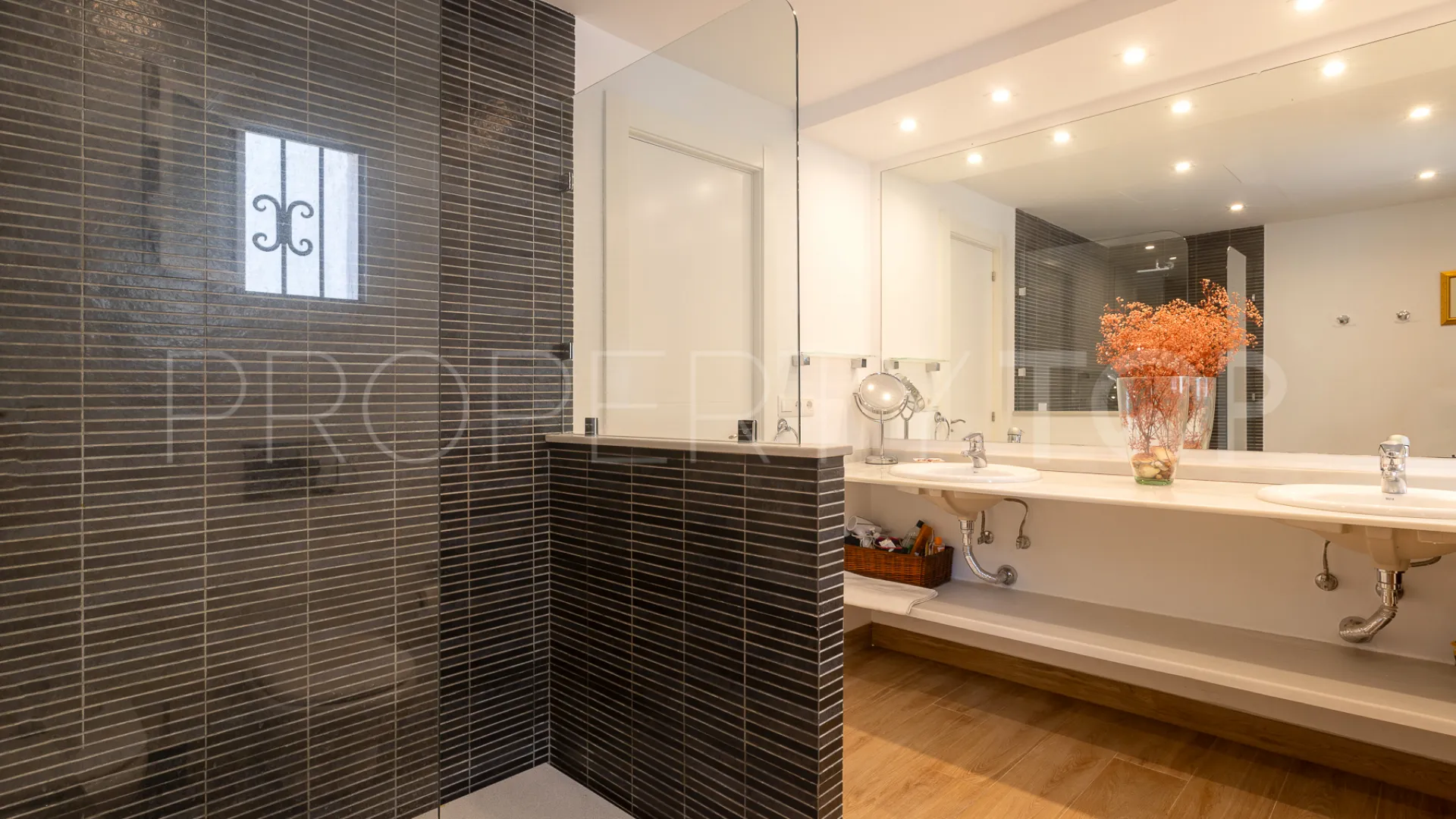 Comprar apartamento planta baja de 2 dormitorios en Puente Romano II