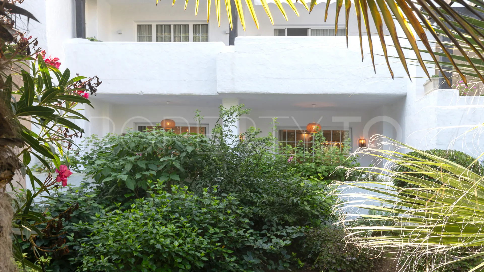 Comprar apartamento planta baja de 2 dormitorios en Puente Romano II