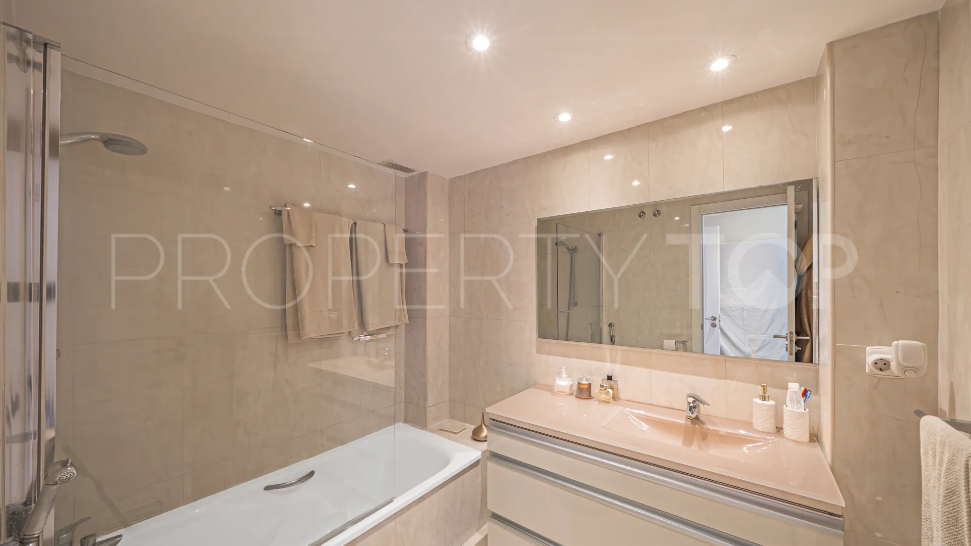 Apartamento en venta en Costa Nagüeles III de 3 dormitorios