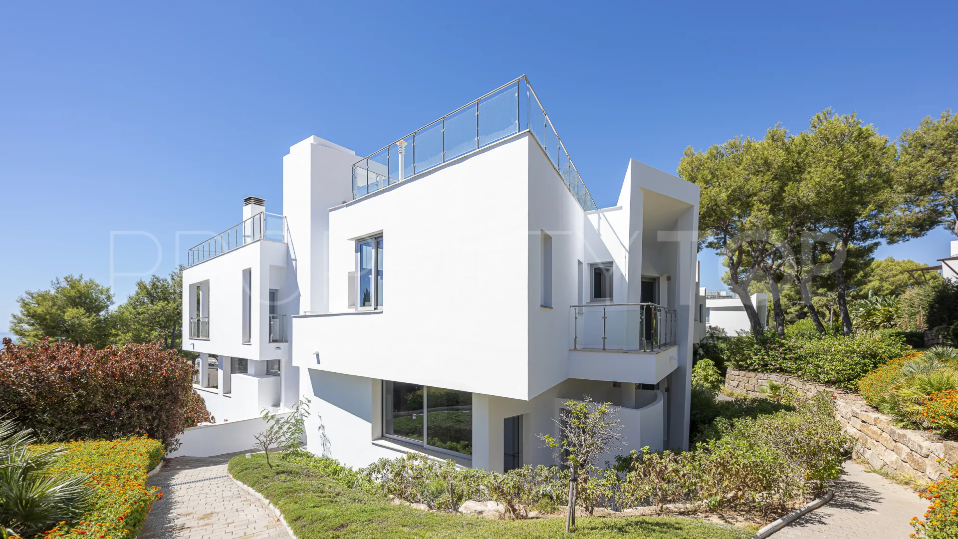Meisho Hills town house for sale
