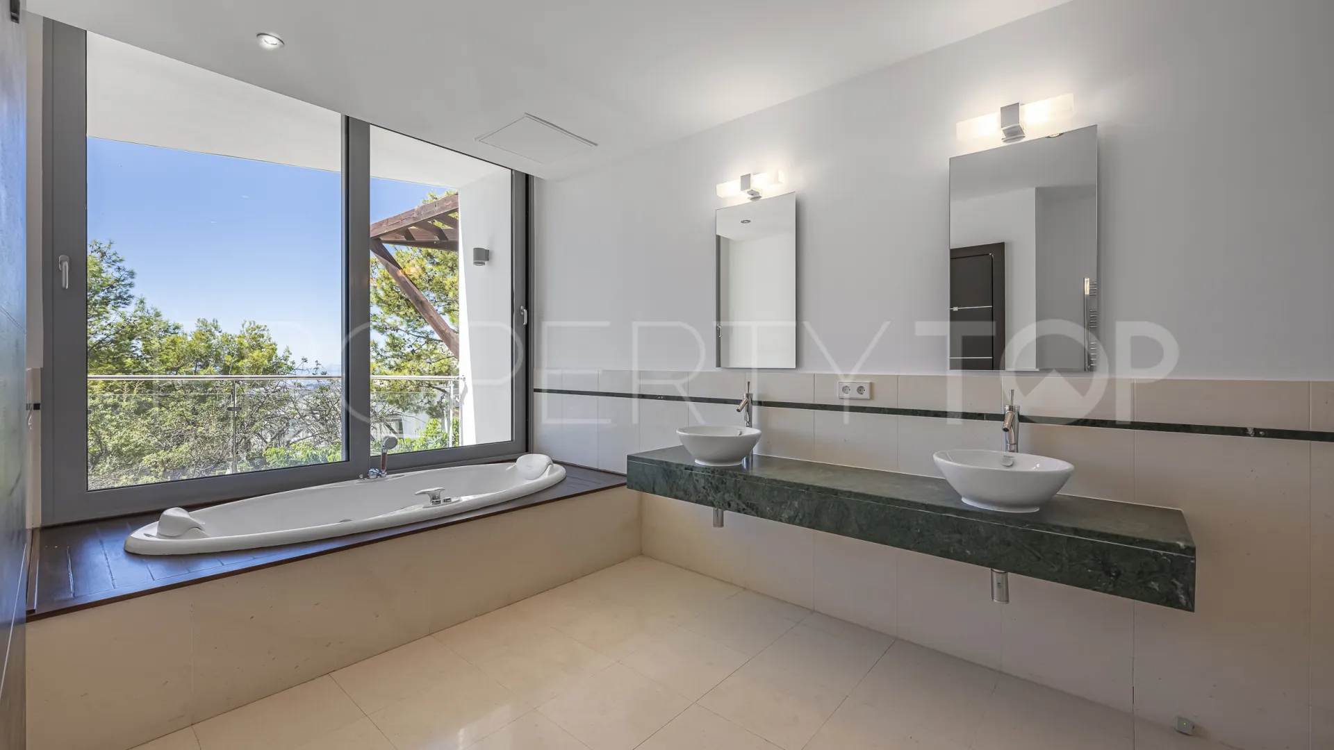 Meisho Hills town house for sale