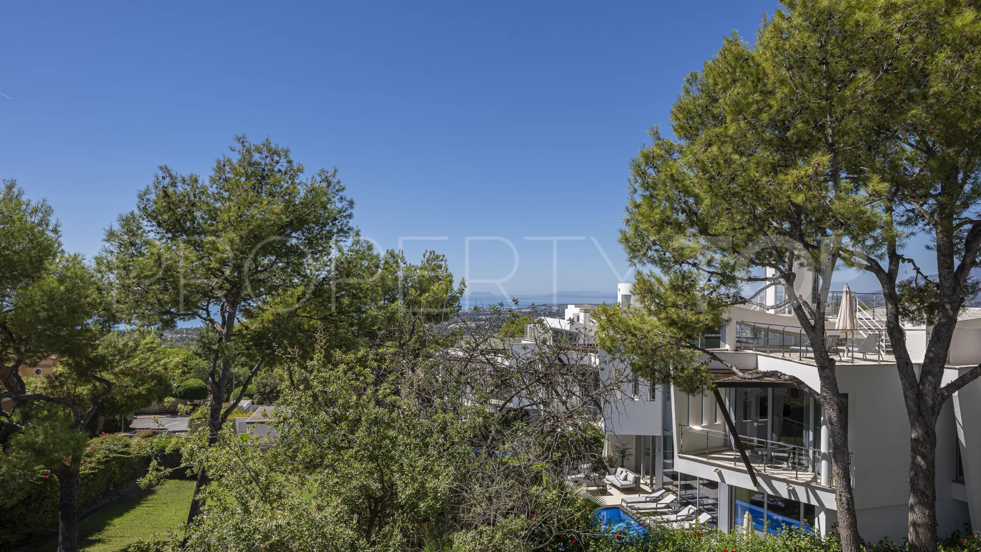Meisho Hills town house for sale