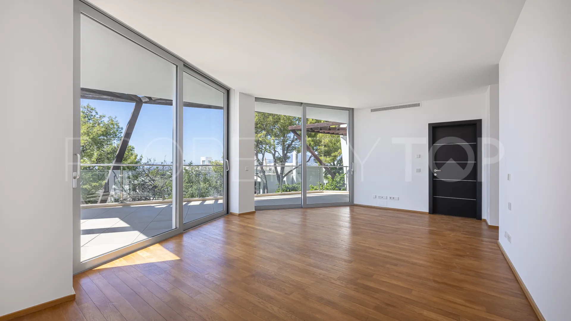 Meisho Hills town house for sale