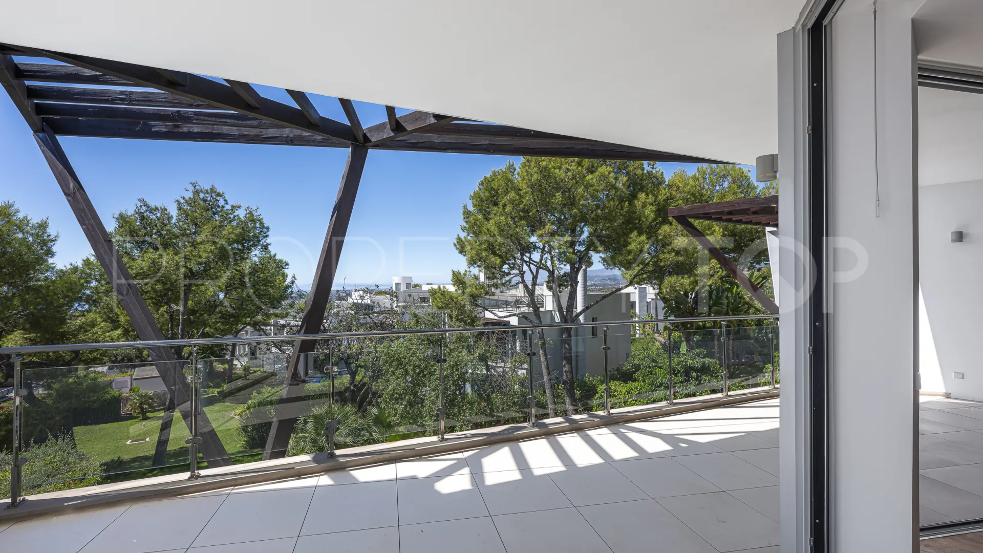 Meisho Hills town house for sale