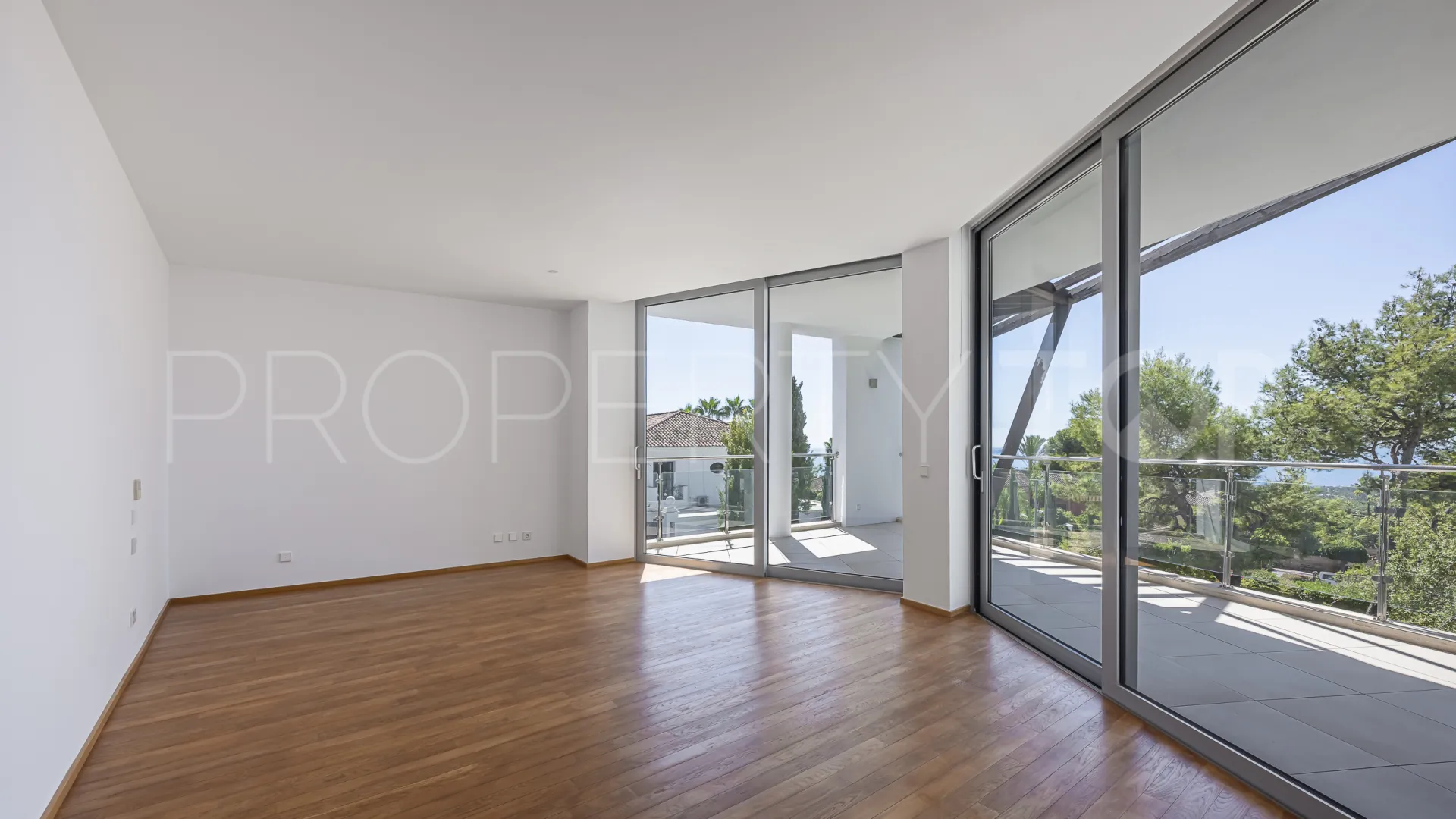 Meisho Hills town house for sale
