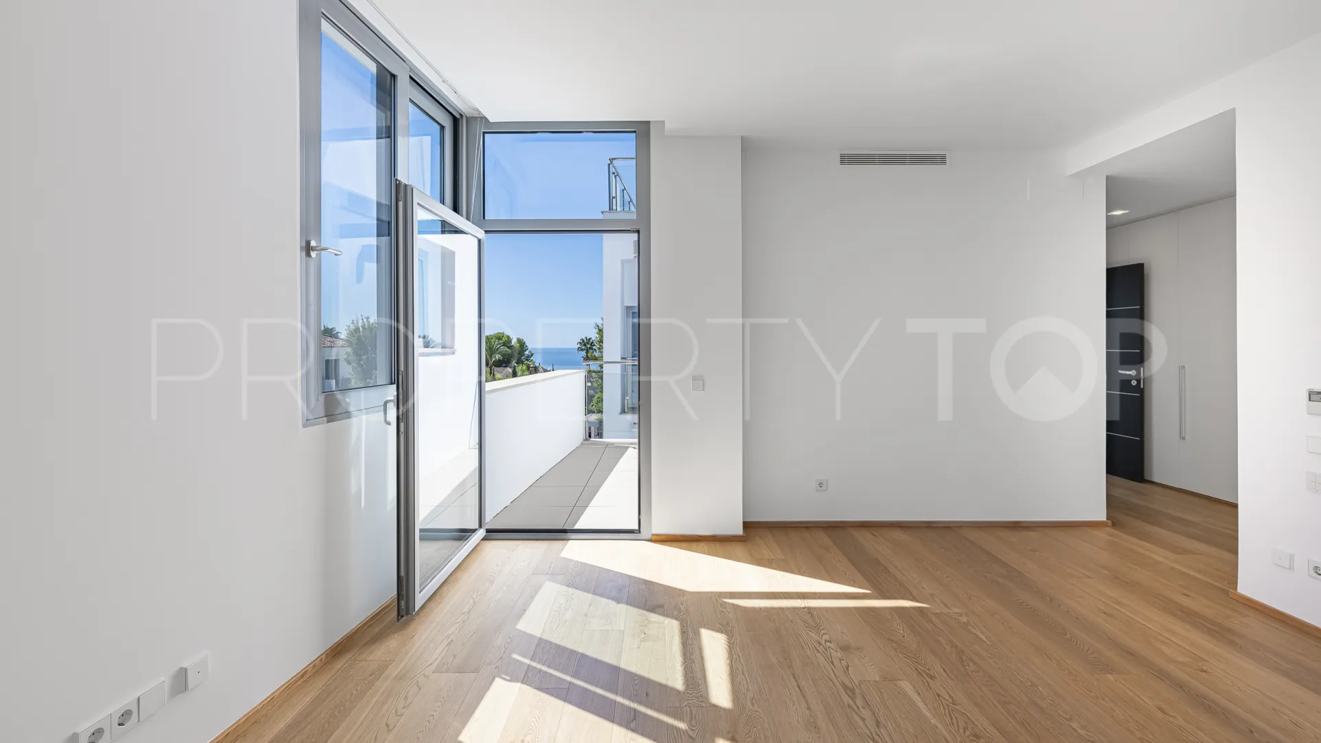 Meisho Hills town house for sale