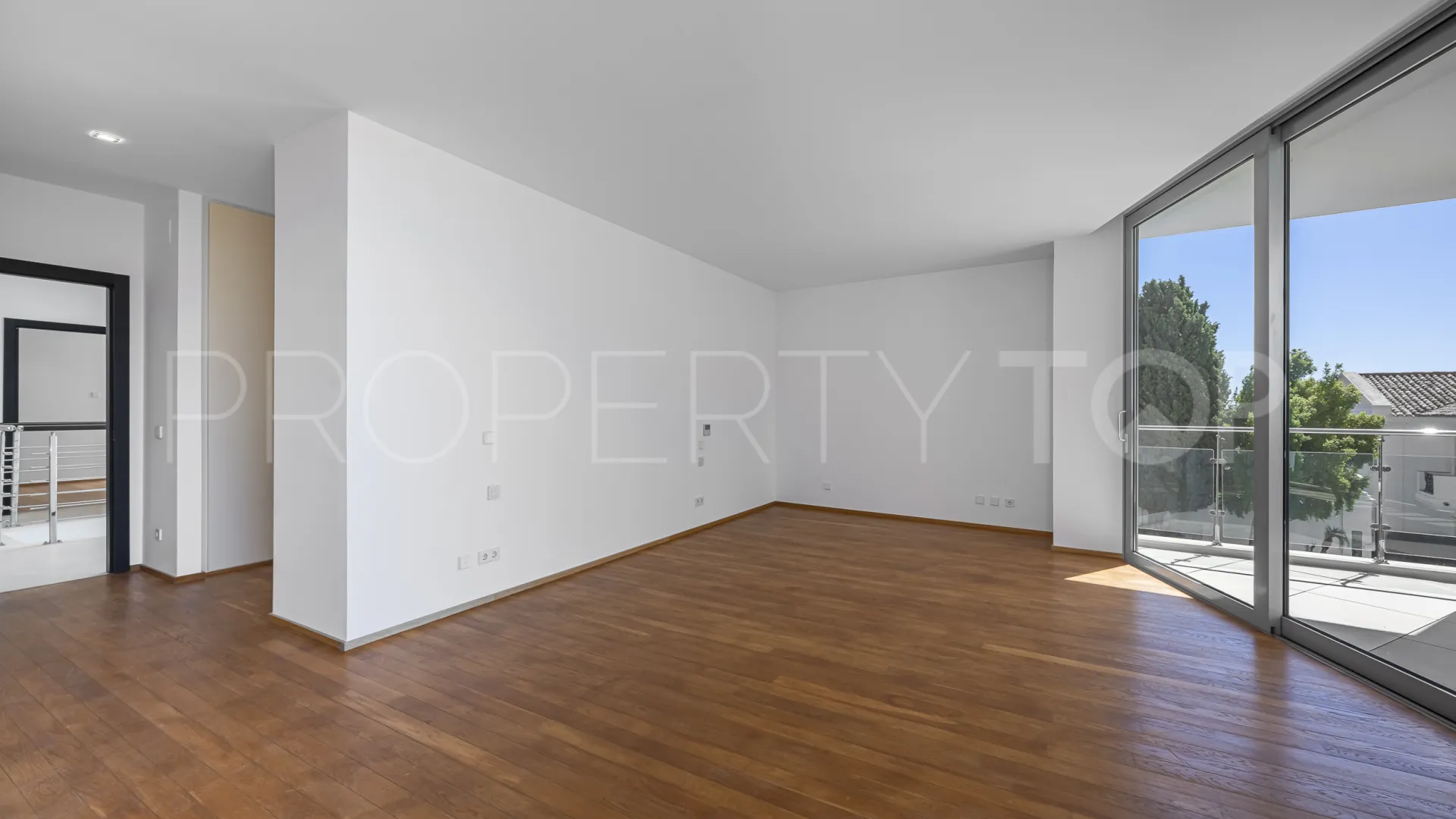 Meisho Hills town house for sale