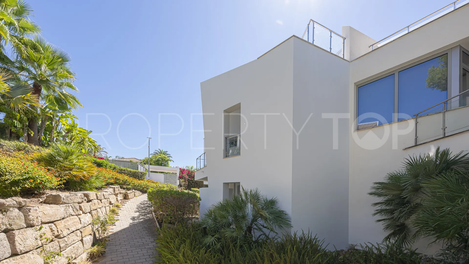 Meisho Hills town house for sale