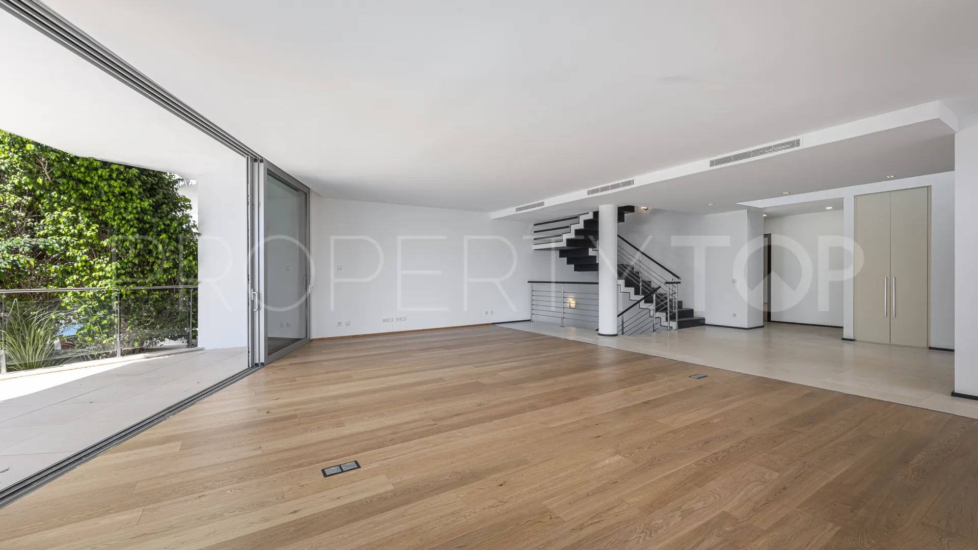 Meisho Hills town house for sale