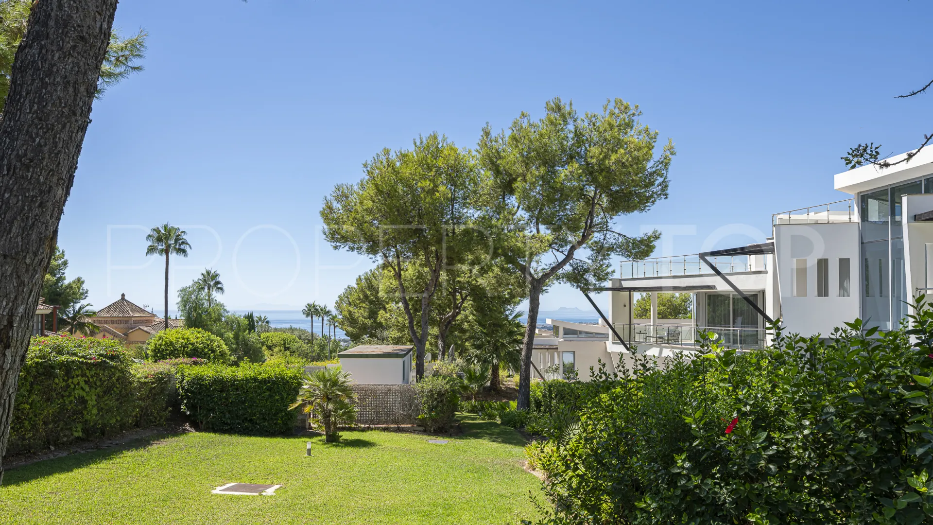 Meisho Hills town house for sale