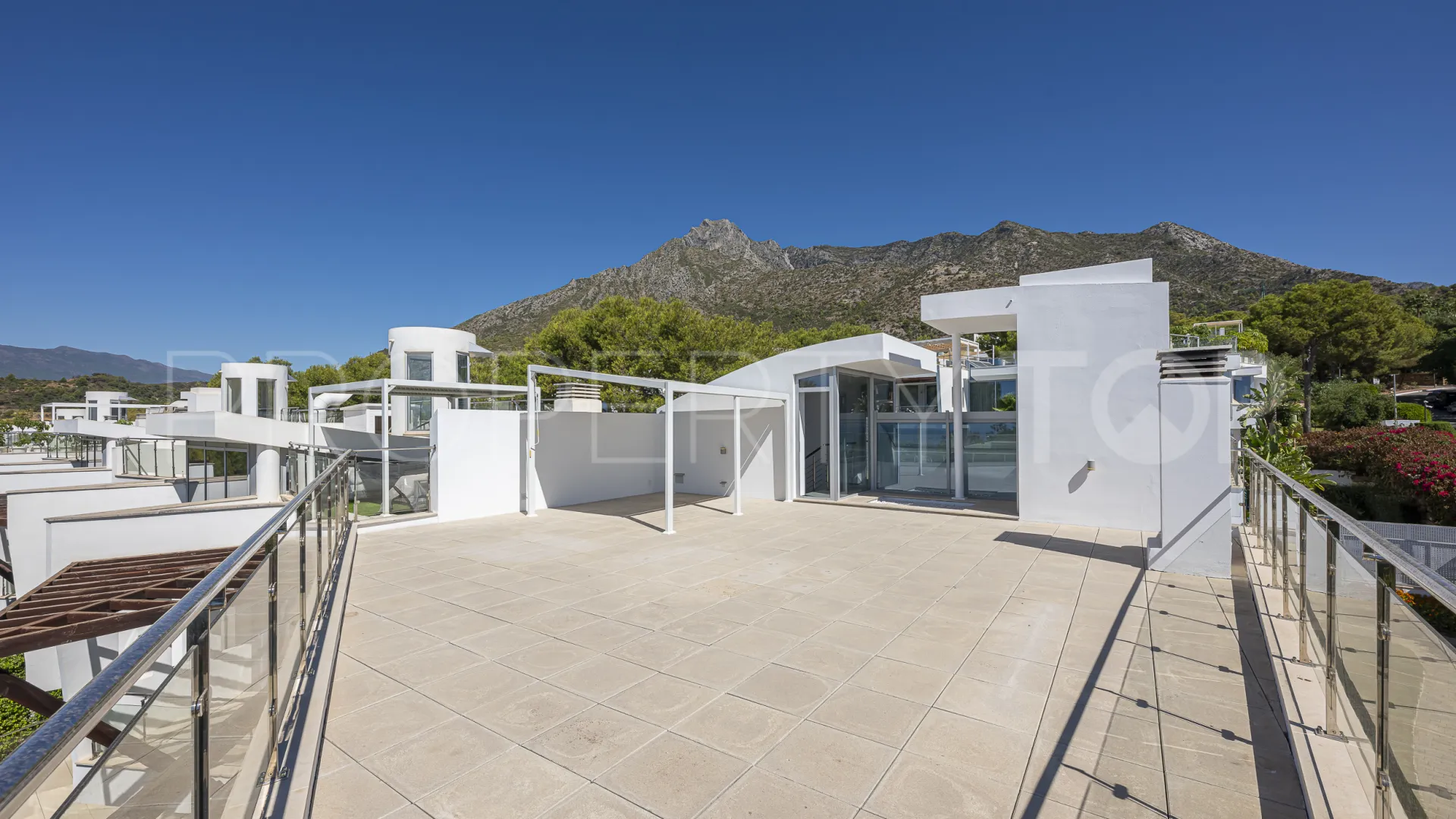 Meisho Hills town house for sale