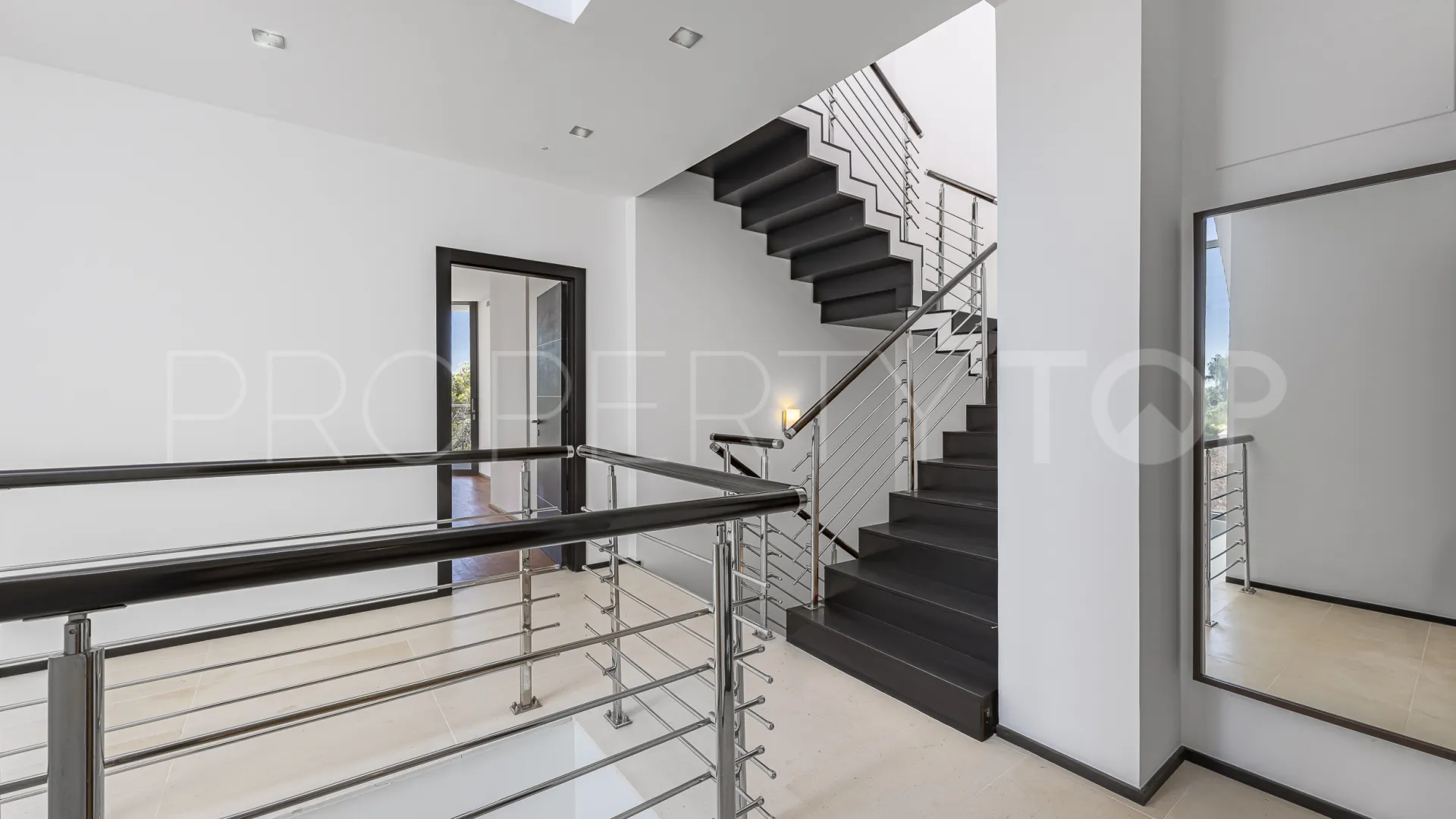 Meisho Hills town house for sale
