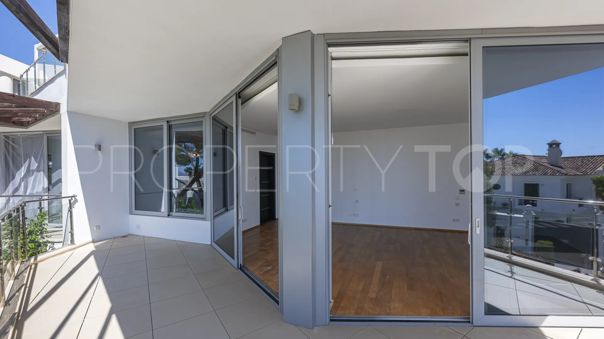 Meisho Hills town house for sale