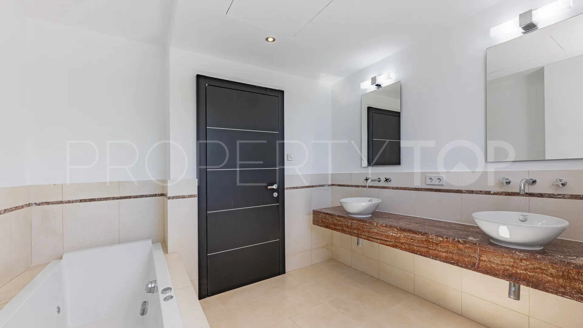 Meisho Hills town house for sale
