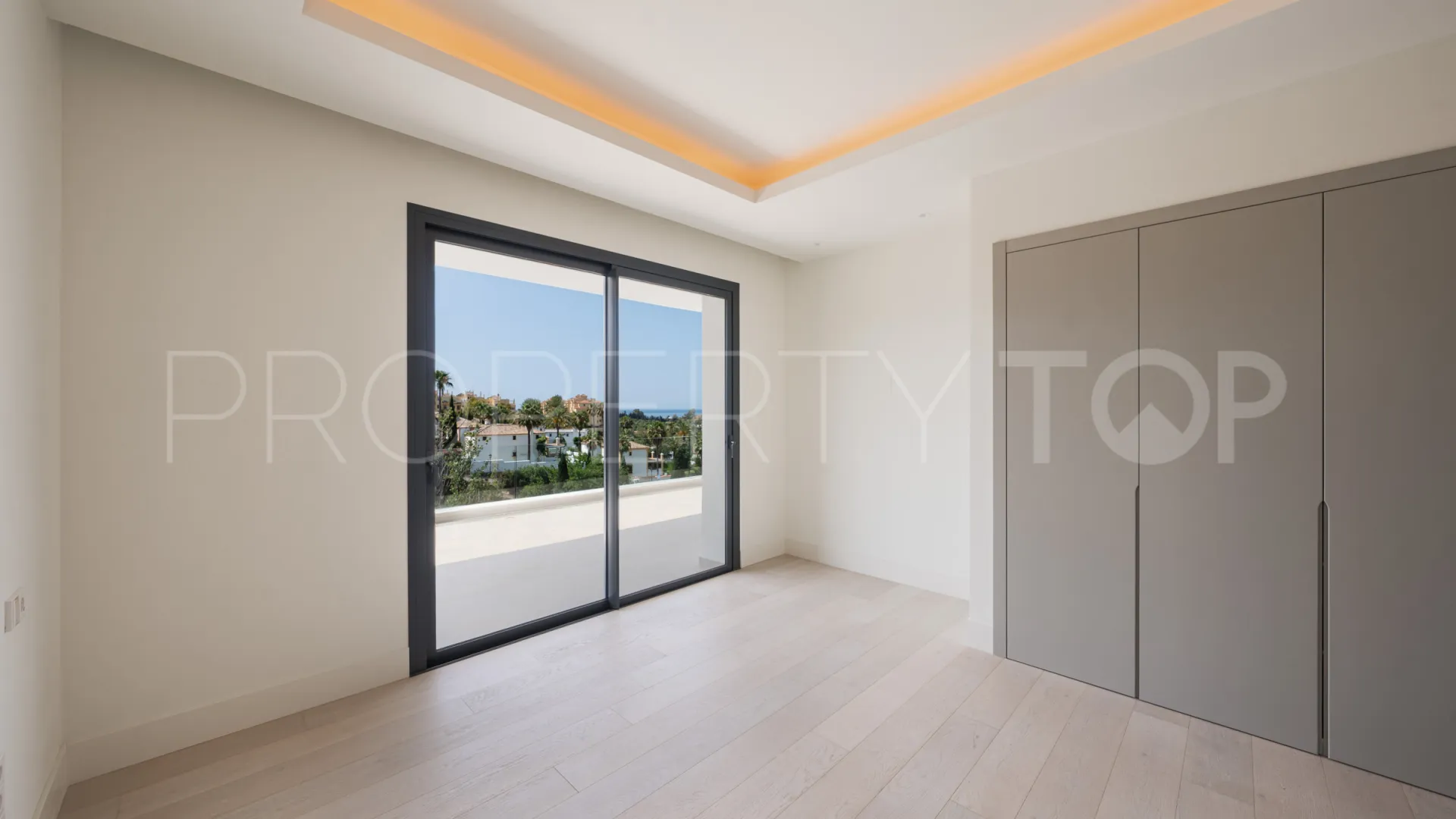 For sale villa in La Resina Golf