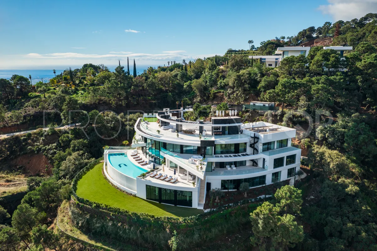 Buy villa in La Zagaleta